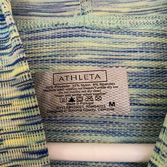 Ladies Athleta long sleeve, hooded pullover - Picture 3 of 3